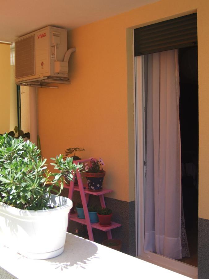 Studio Apartman Marita Apartamento Split Exterior foto